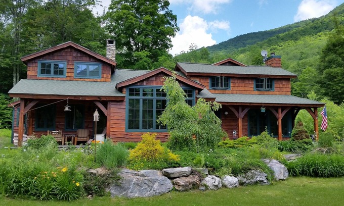 Dorset Maison | Headwaters-Very secluded, quiet, mountain views, babbling brook, country living.