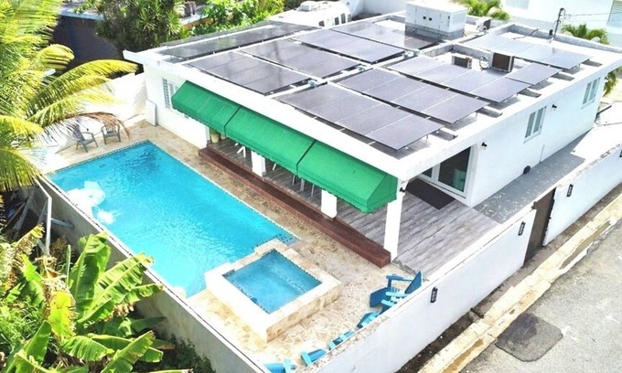 Playa Fortuna Maison | Hear the Waves | Luquillo Stay Walking Distance to the Beach, Nearby Rainforest & Ferry Access