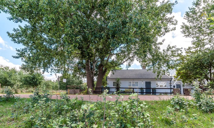 Greyton Maison | Hearnshaw Cottage, prime spot in village