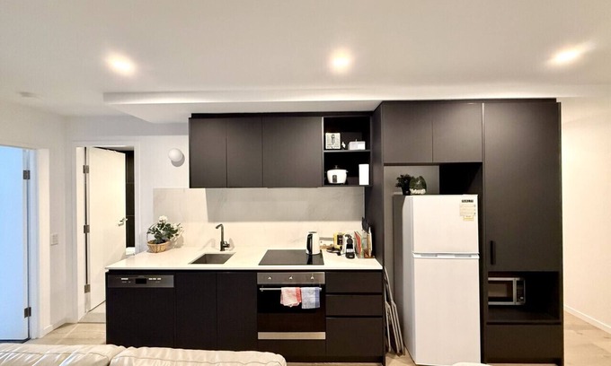 Reid Appartement | Heart of CBD Stylish 2BR Apt-Quiet-pool-view-BBQ