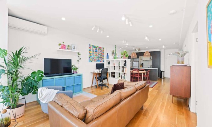 Collingwood Appartement | Heart of Collingwood spacious Apt with Parking