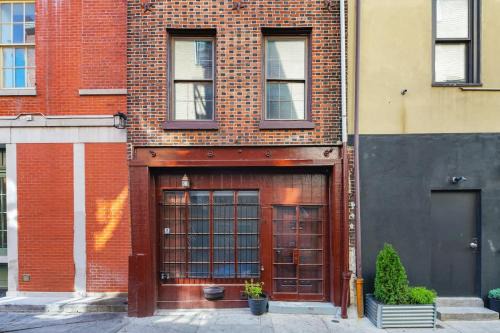 Old City Maison | Heart of Downtown Delight