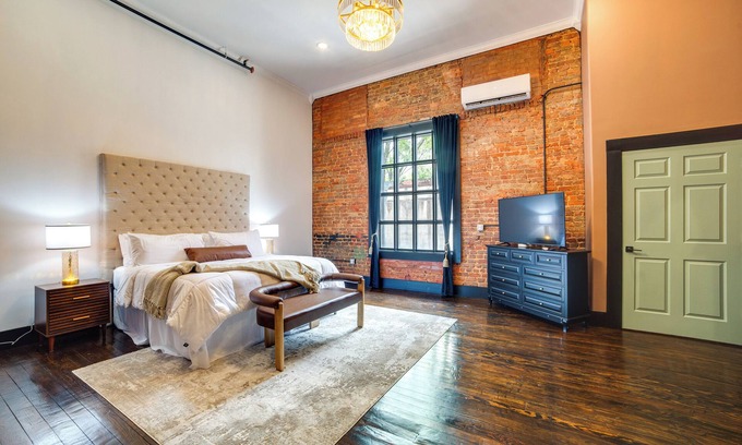 Marshall Appartement | Heart of Downtown Marshall: Boutique Studio Stay!