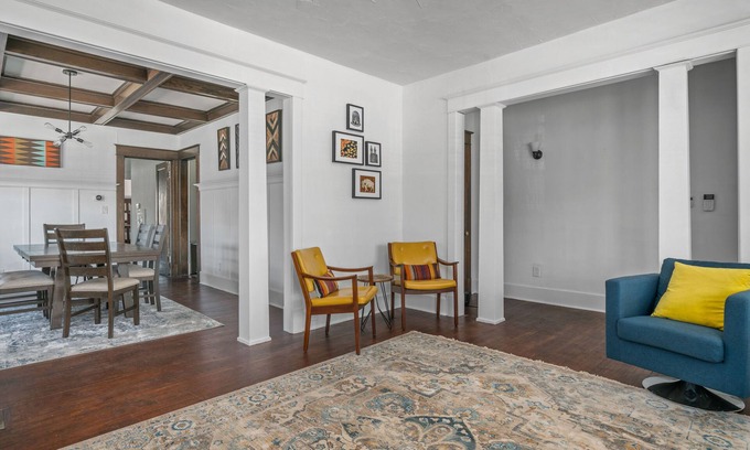 Bryant Appartement | **Heart of Elmwood Village cozy apartment**