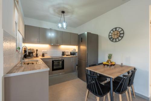 Galatas Appartement | Heart Of Galatas Apartments Holidays In crete