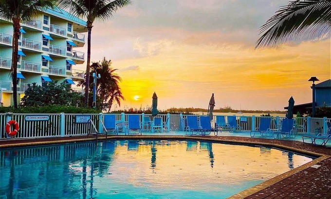 Historic Seaport Copropriété | Heart of Key West - 2BR Waterfront at the Galleon Resort