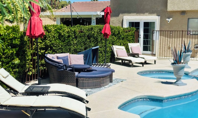 Paradise Maison | Heated jacuzzi and natural garden home