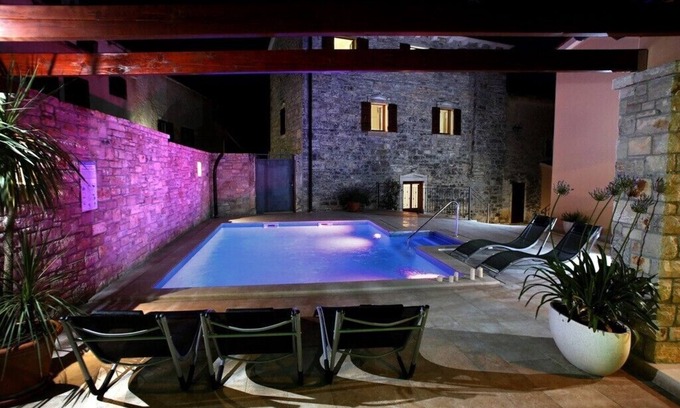Burici Villa | Prix spécial: villa en pierre avec piscine privée, calme