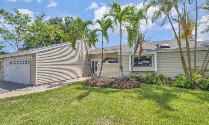 Indian River Estates Maison | HEATED POOL!!! 3 Bedroom House in Ft. Pierce