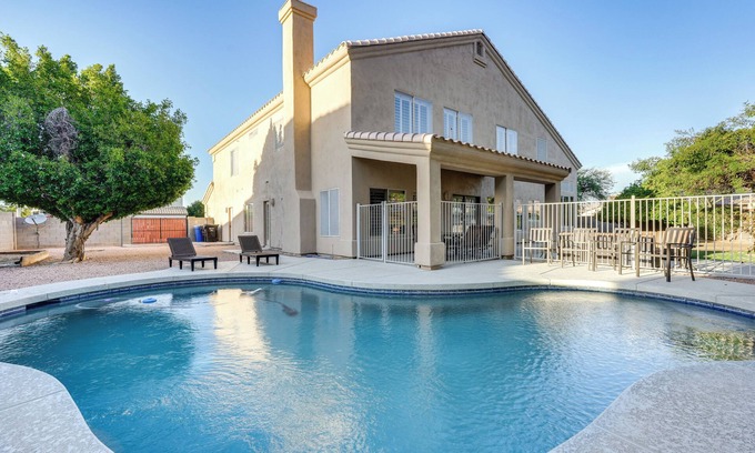 Ray Ranch Estates Maison | NOUVEAU! 6 BR Chandler Home avec piscine chauffée!