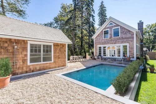 Sag Harbor Maison | Heated Pool, Grill, Breakwater by RoveTravel