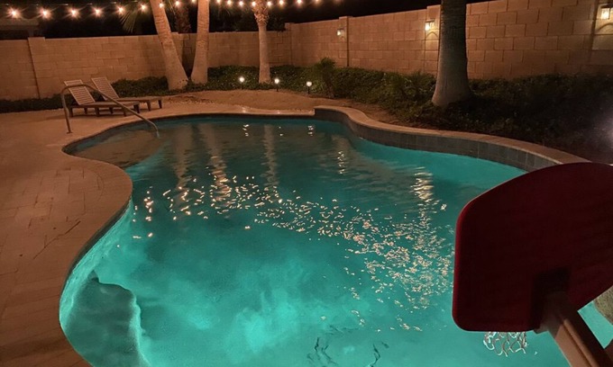 Gilbert Maison | ~Private Heated Pool/Spa, King bed, Ping Pong, Excellent Location!