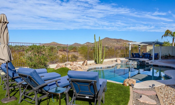 Tramonto Maison | Heated Pool/Spa, Mountain/Sunset Views, Amenities Galore....