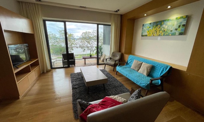 Likas Appartement | Heaven in the City 2 beachfront condo