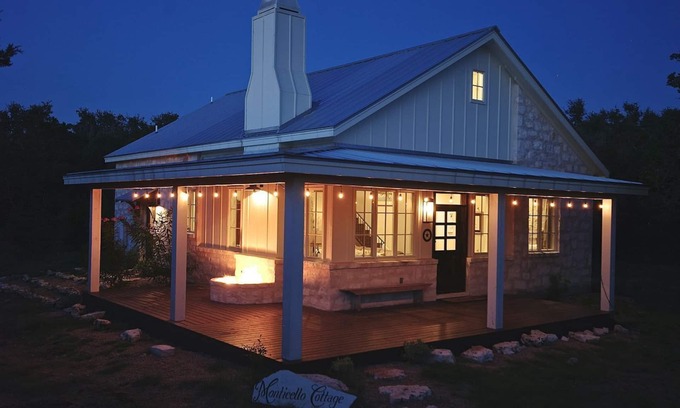 Dripping Springs Maison | Le paradis dans les collines. Bienvenue au Monticello Cottage