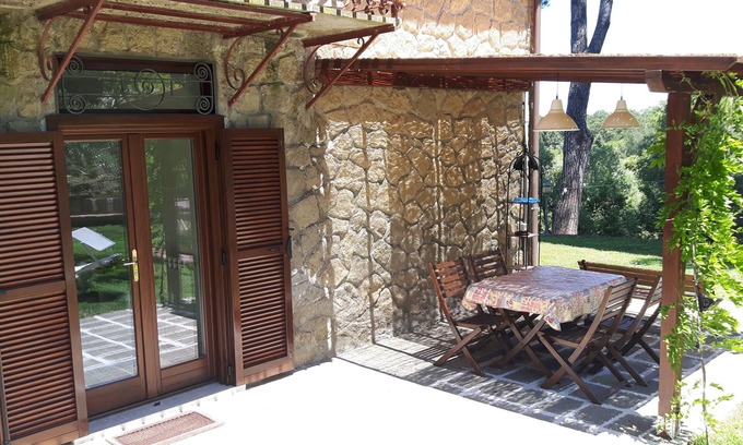 Lake Bracciano Appartement | Hebald guesthouse: suite with private garden.