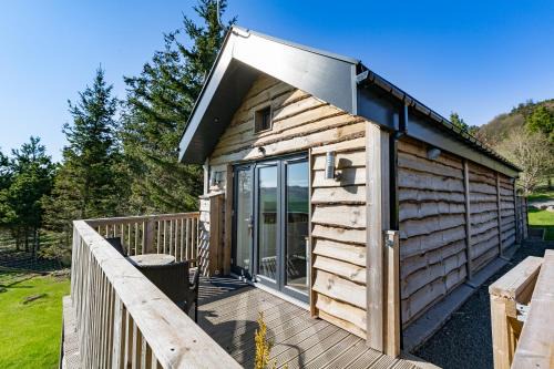 Cupar Appartement | Hedgehog Lodge with Hot Tub