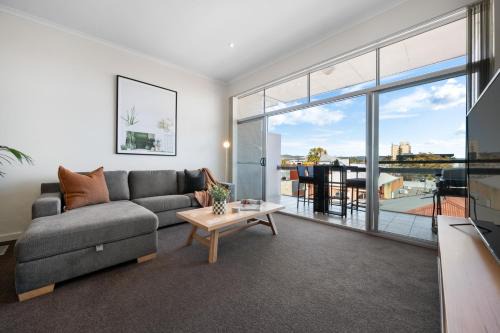 Adelaide Central Business District Maison | Helena House - A Spacious Urban Retreat
