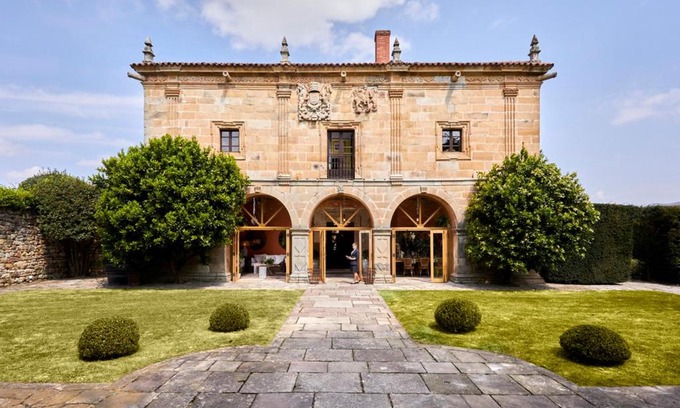 Puente Viesgo Hôtel | Helguera Palacio Boutique & Antique