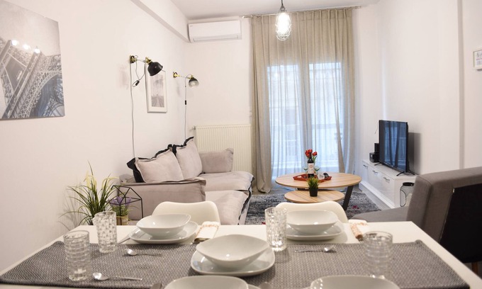 Thessaloniki City Centre Appartement | Heliconia Deluxe Apt Must