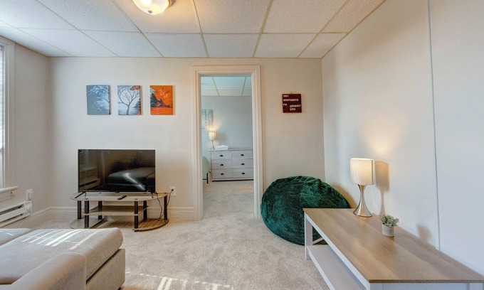 Hershey Appartement | 1-bedroom apartment just a short walk to Hershey Theatre