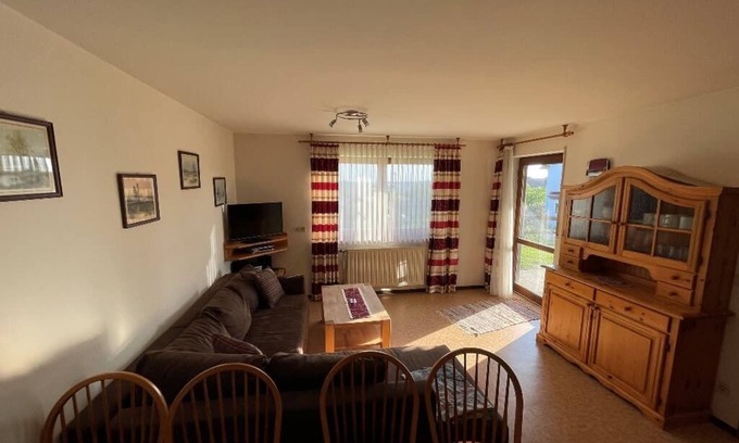 Seebarn Appartement | Helle Ferienwohnung für bis zu Vier Personen mit Terrasse