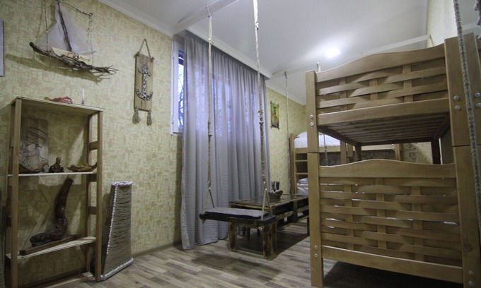 Avlabari Appartement | Hello. I'm Aleko. My apartment is located in the old part of town Avlabari.