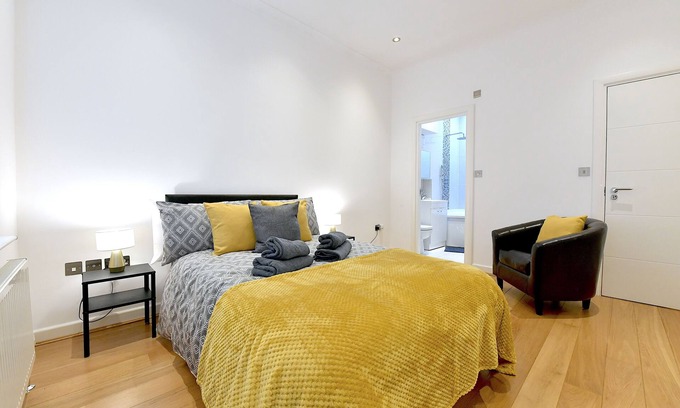 Finchley Church End Appartement | Hendon Escape- 2 bedroom, 3 Beds with en-suite Bath. Near Wembley Stadium