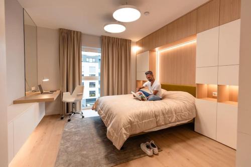 Cessange Appartement | Henry's Appt with a private Suite 414 - Shared kitchen