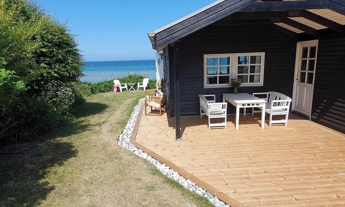 Norddjurs Municipality Maison | Here you live almost "on the beach" in a uniquely situated family holiday home.