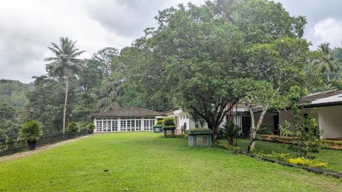 Helarambe Hôtel | Heritage Kithulgala Rest House - Historic Home to a Bird Sanctuary