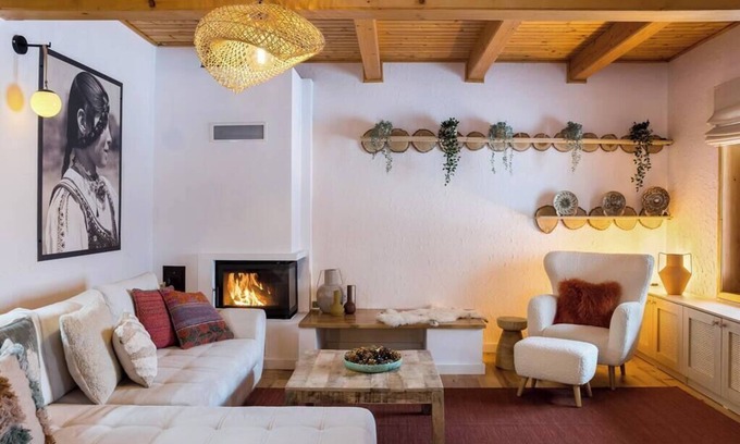 Bran Cabine | Heritage Villa Predelut - Fireplace and Baby Crib
