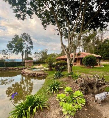 Villa de Leyva Maison | Hermosa cabaña campestre con piscina y lago