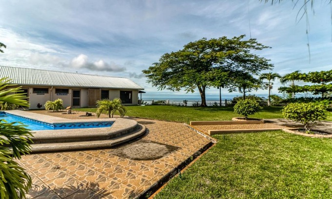 Jaco Maison | Hermosa Point