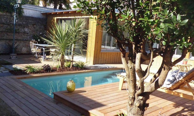 Mairie de Chantenay Maison | Le Nid du Héron : Gîte urbain avec piscine chauffée au coeur de Nantes