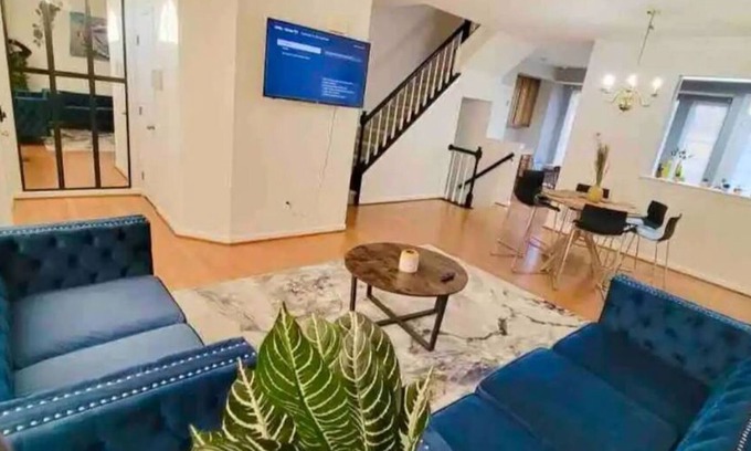 Dumfries Maison | Heron’s Cove II off the Potomac