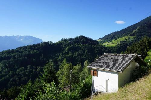 Sevelen Chalet De Ski | HERZLI-CHALET über dem Rheintal mit Schlossblick