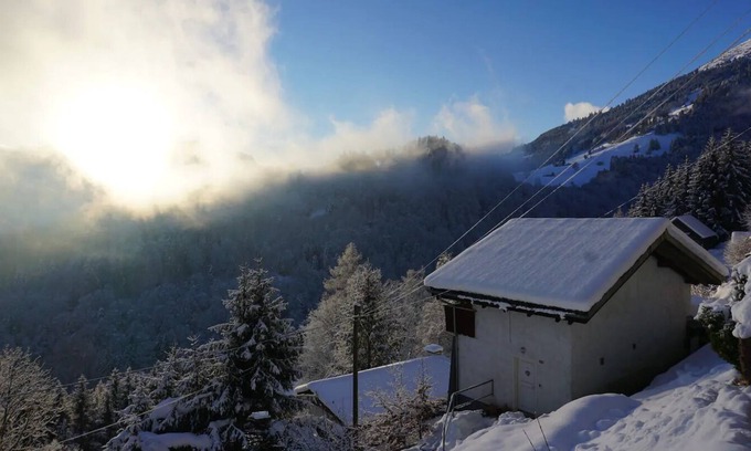 Sevelen Chalet De Ski | Herzli-chalet mit Hotpot in den Schweizer Bergen