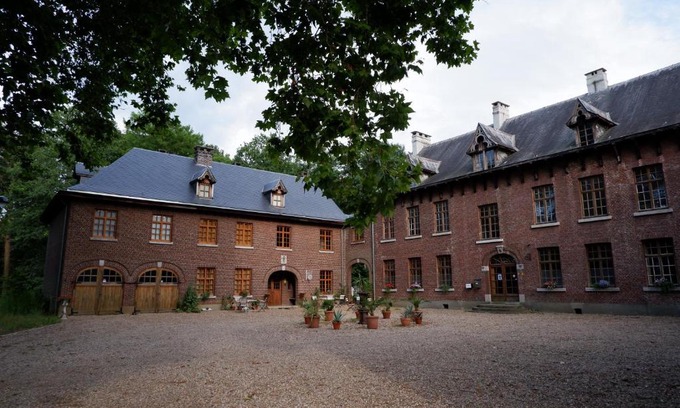 Berkenbos Lit Et Petit-Déjeuner | Het Domherenhuis B&B, Restaurant Calice