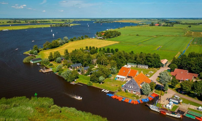 Grou Maison | Het Voorhuis - group accommodation at the Frisian Lakes
