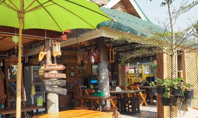 Chiang Rai Hôtel | Heun Baan Rong Khun Resort