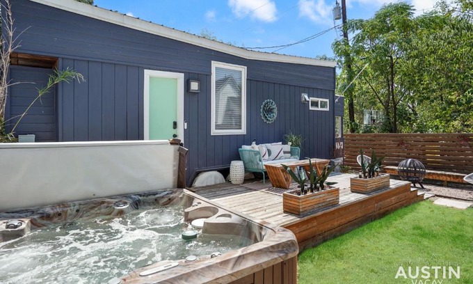 Blackshear-Prospect Hill Appartement | HGTV Featured Tiny Home w Hot Tub Near East 6th St