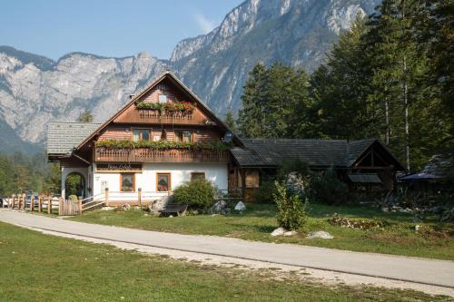 Ukanc Maison | Hiša Erlah