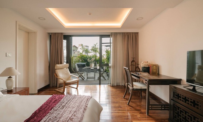 Quang An Appartement | Hi-end 3-bedroom apartment with Lakeview, AC, fitness room in Hanoi