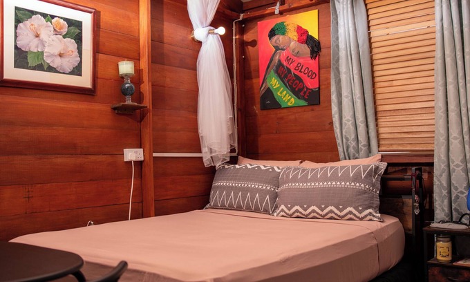 Gros Islet Cabine | Hibiscus Cabin - Cozy Getaway in peaceful Gros Islet