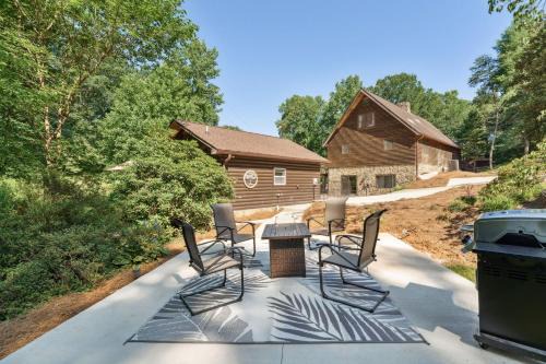 Hickory Appartement | Hickory Hideaway Patio Paradise with Community Pool