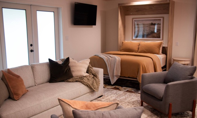 Buckley Autre | Hidden 70 Acre Farm stay W/ Horses, Goats, Mini Horses, and other farm animals