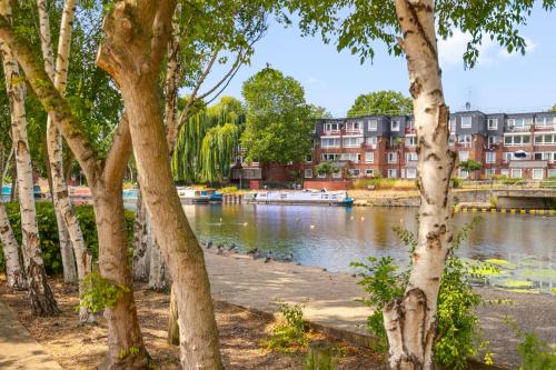 Tottenham Appartement | Hidden gem,10 Mins to Central London & Hotspur stadium with Parking Great for contractors, students, tourists, relocators