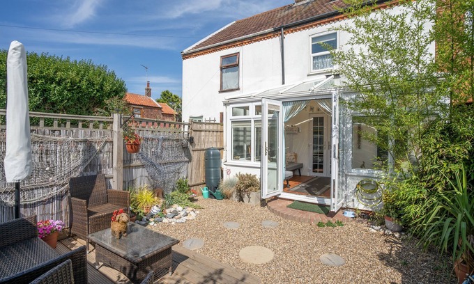 Winterton-on-Sea Appartement | Dog friendly Norfolk seaside cottage in a very well loved Norfolk village