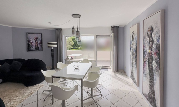 Juelich Appartement | Hidden Gem: freshly renovated 100 sqm